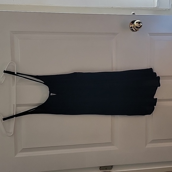 top. - Picture 2 of 3